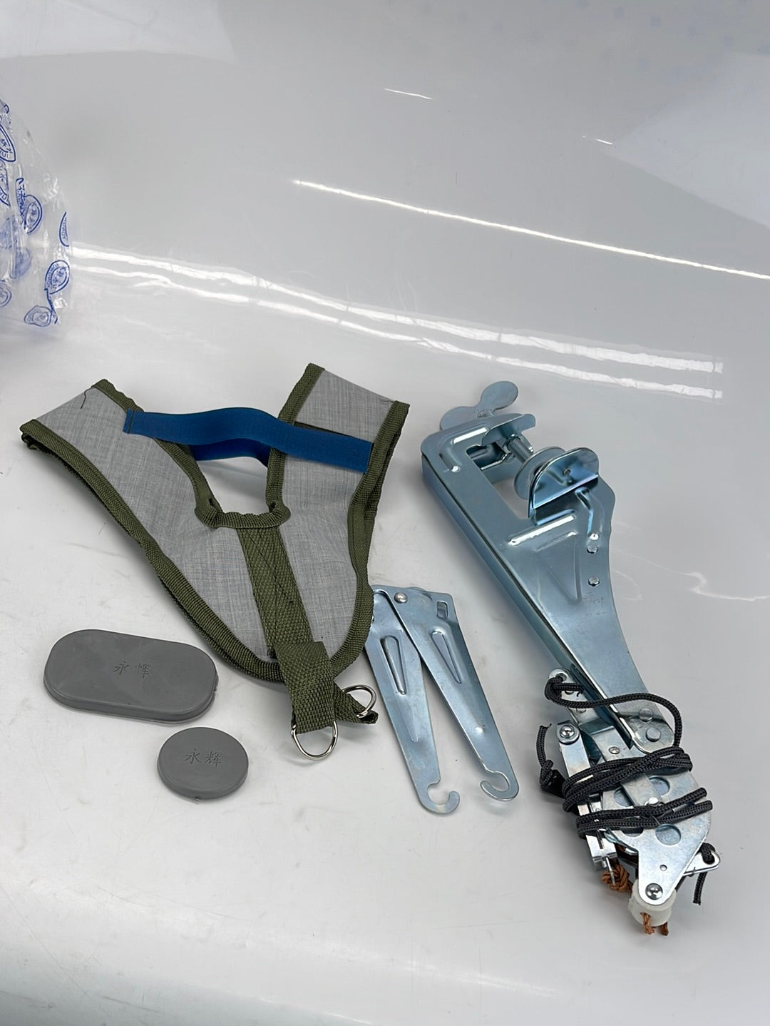 Neck Traction Device Neck Stretcher Over The Door for Home Physical Therapy